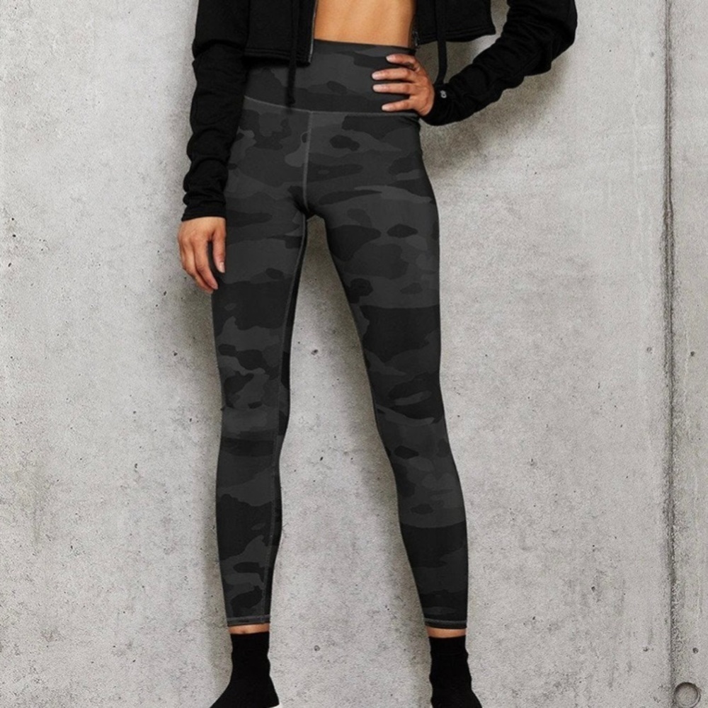 ATHLETA Black Camo Contender PowerLift 7/8 Leggings